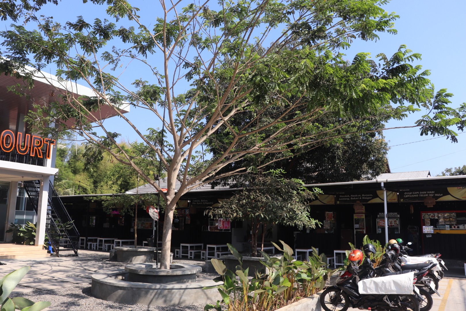Deklaz Food Court - Dokumentasi Wisata
