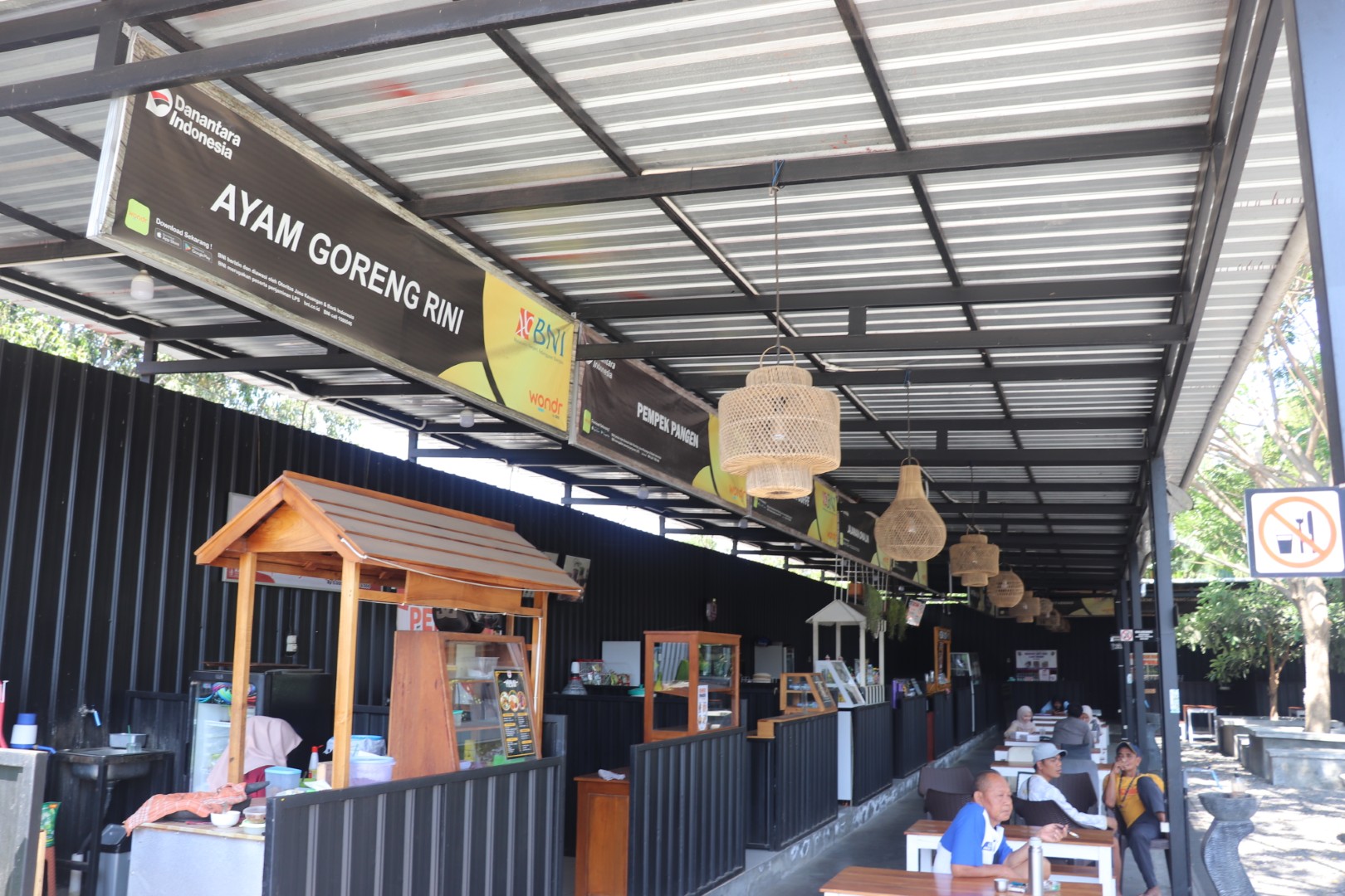 Deklaz Food Court - Dokumentasi Wisata