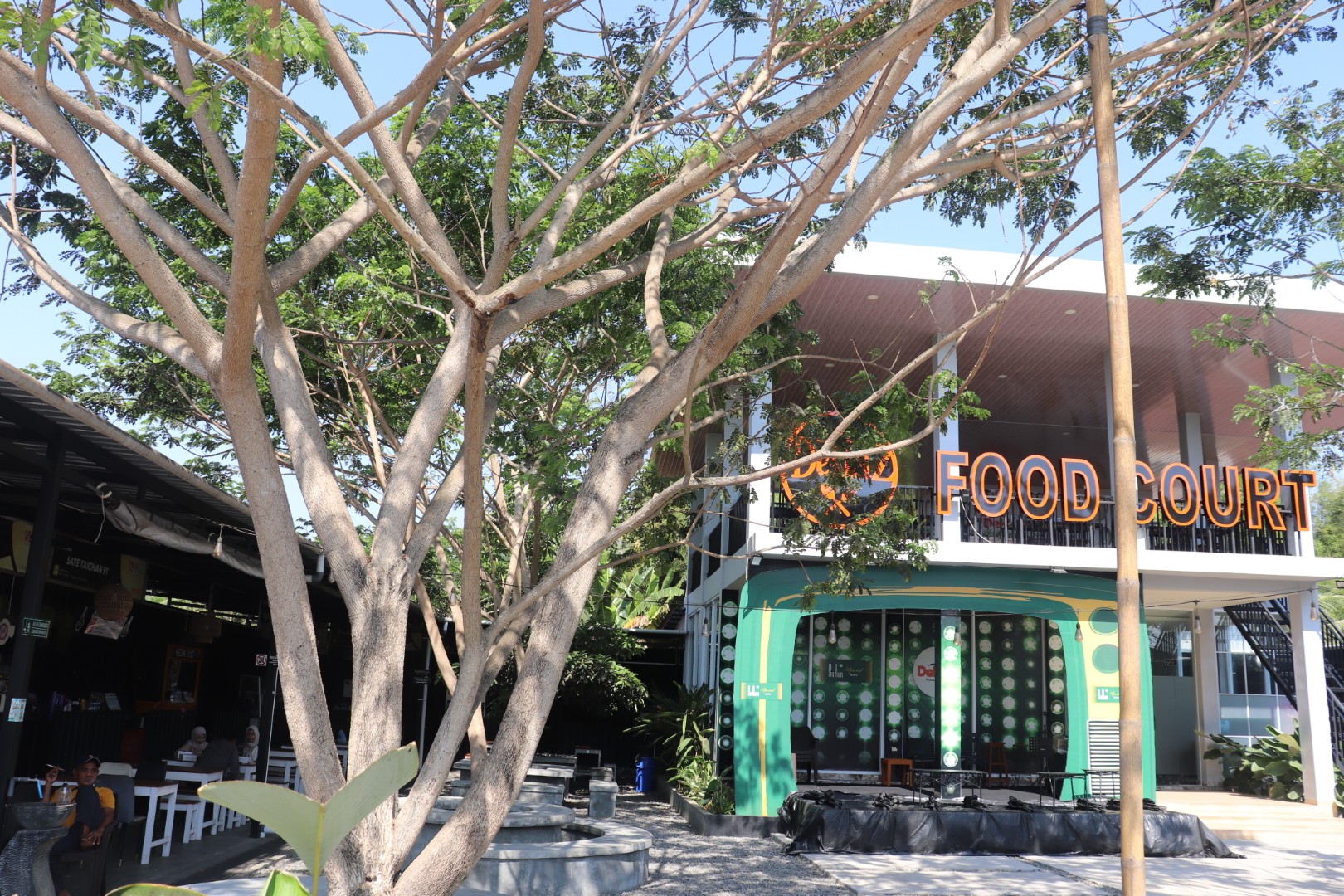 Deklaz Food Court - Dokumentasi Wisata